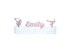 Drevený personalizovaný vešiak na medaile s menom Emily a gymnastkou