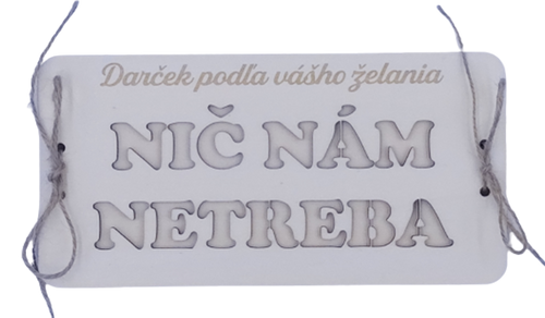 Drevená obálka na peniaze s gravírovaným nápisom Nič nám netreba a jutovým špagátikom
