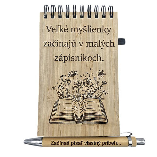Bambusový zápisník A6 s gravírovaným motívom knihy a bambusovým perom